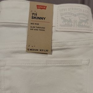 711 Levi's skinny jeans size 31